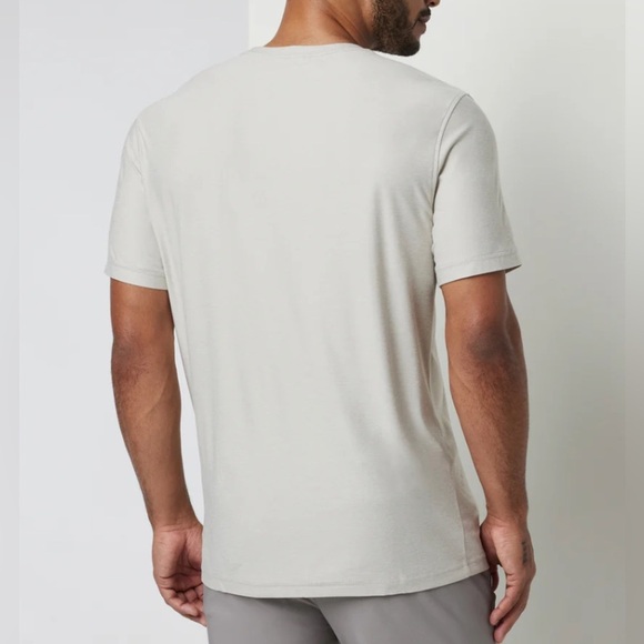 Vuori Men’s Stratotech Large T Shirt NWT Sealed in Original Packaging NWT - Picture 4 of 6